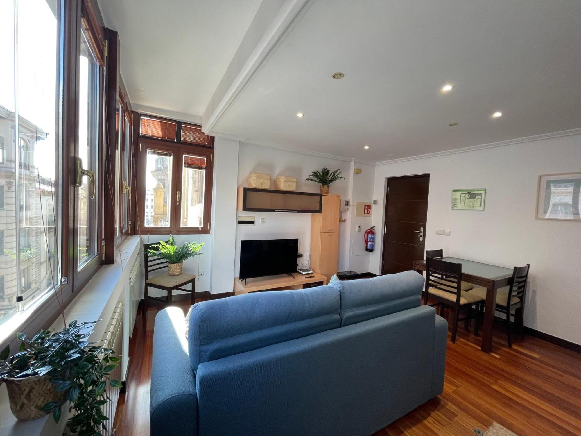 Atuaire Home Vivienda A Luminosa Parking Incluido En Plena Calle Comercial Burgos Bagian luar foto