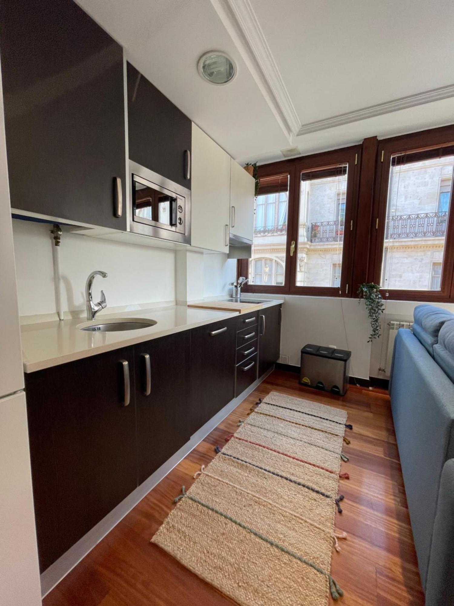 Atuaire Home Vivienda A Luminosa Parking Incluido En Plena Calle Comercial Burgos Bagian luar foto