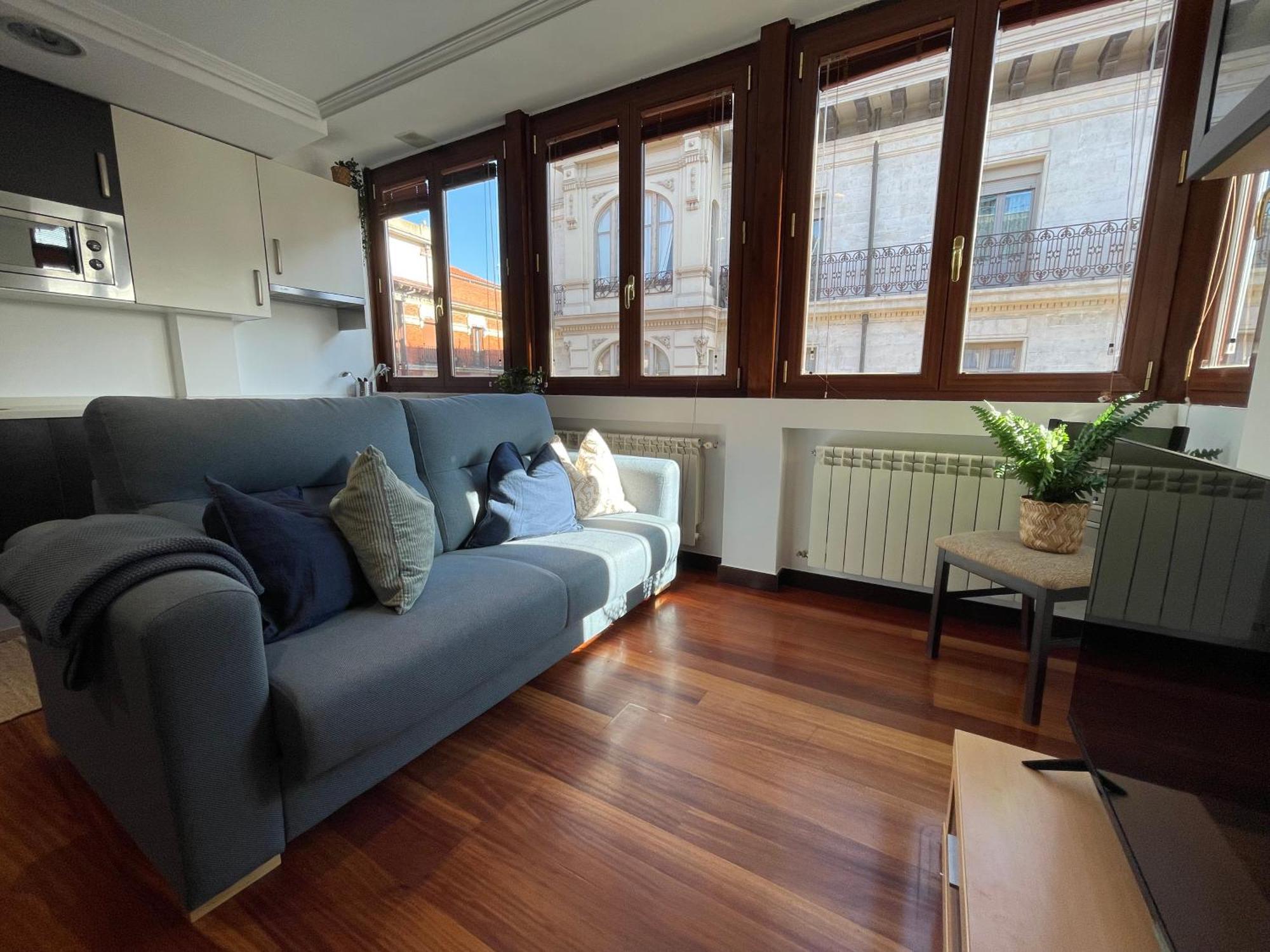 Atuaire Home Vivienda A Luminosa Parking Incluido En Plena Calle Comercial Burgos Bagian luar foto